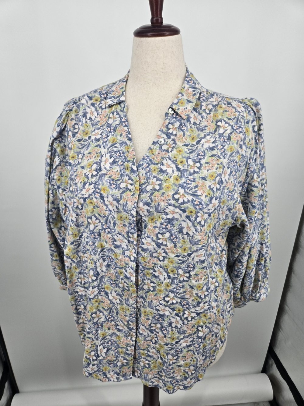 LC Lauren Conrad Blue Yellow Watercolors Floral Print Shirt XL (6775)